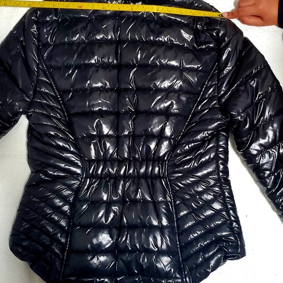 GUESS Women's Black Quilted Puffer Jacket - Picture 7 of 9